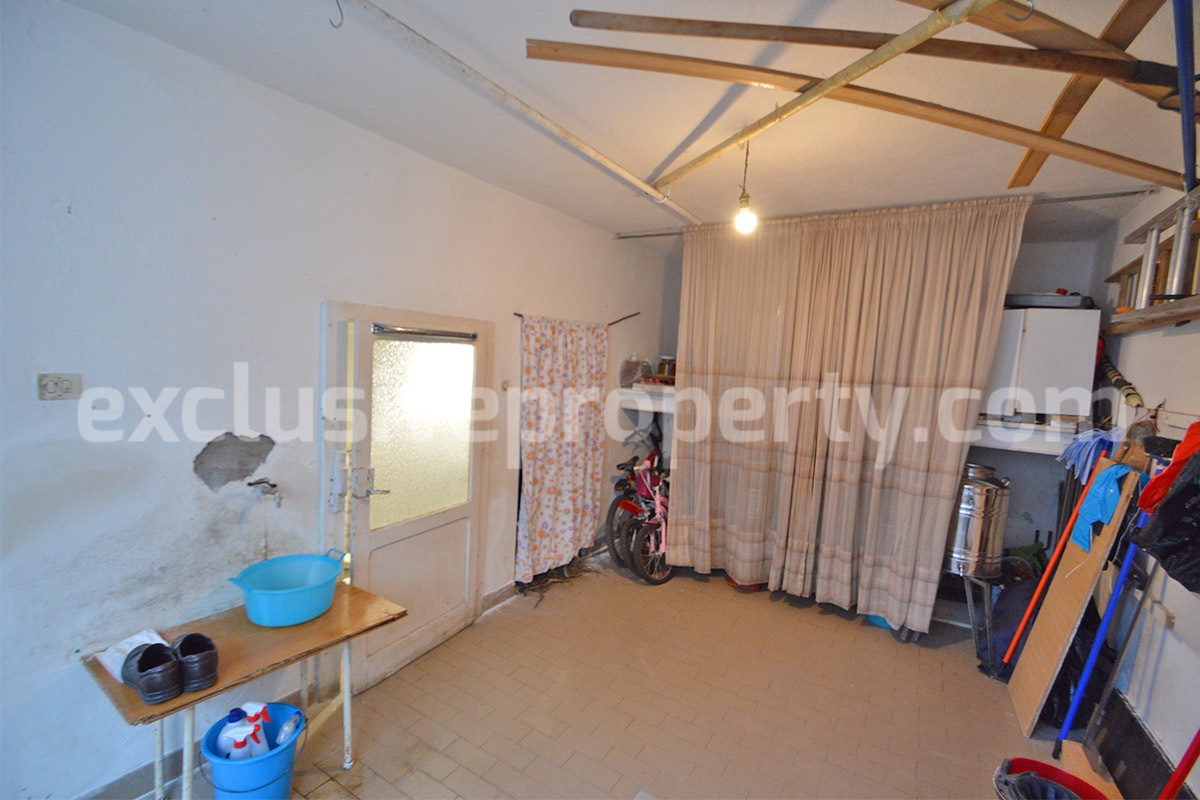 Spacious Townhouse for Sale in Acquaviva Collecroce - Molise with Terrace - Garage and Scenic Views