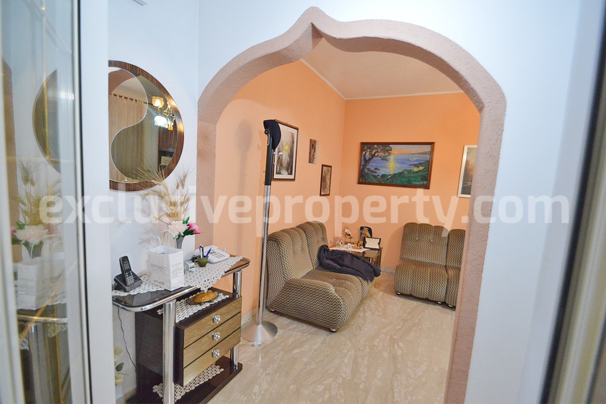 Spacious Townhouse for Sale in Acquaviva Collecroce - Molise with Terrace - Garage and Scenic Views
