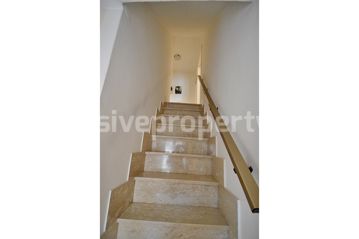 Spacious Townhouse for Sale in Acquaviva Collecroce - Molise with Terrace - Garage and Scenic Views