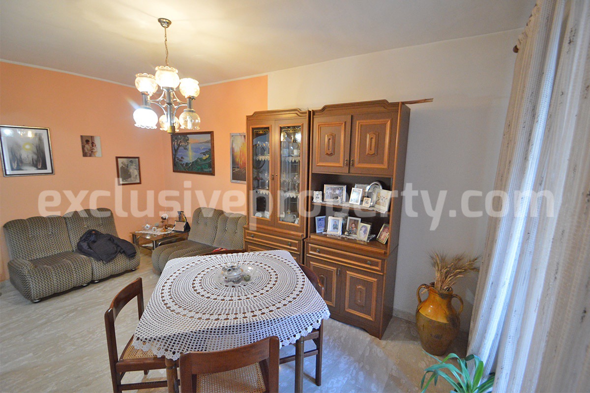 Spacious Townhouse for Sale in Acquaviva Collecroce - Molise with Terrace - Garage and Scenic Views