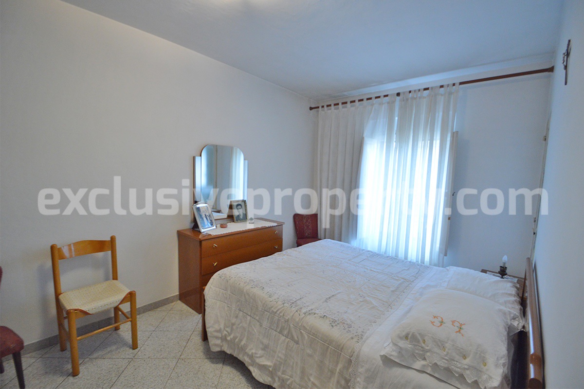 Spacious Townhouse for Sale in Acquaviva Collecroce - Molise with Terrace - Garage and Scenic Views