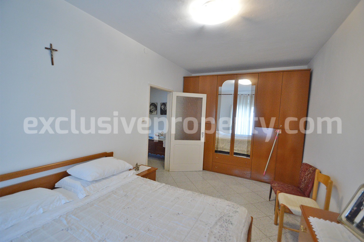 Spacious Townhouse for Sale in Acquaviva Collecroce - Molise with Terrace - Garage and Scenic Views