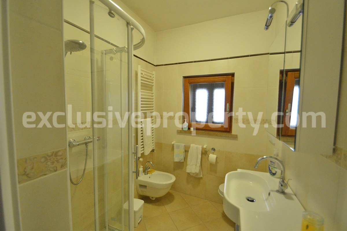 Spacious Townhouse for Sale in Acquaviva Collecroce - Molise with Terrace - Garage and Scenic Views