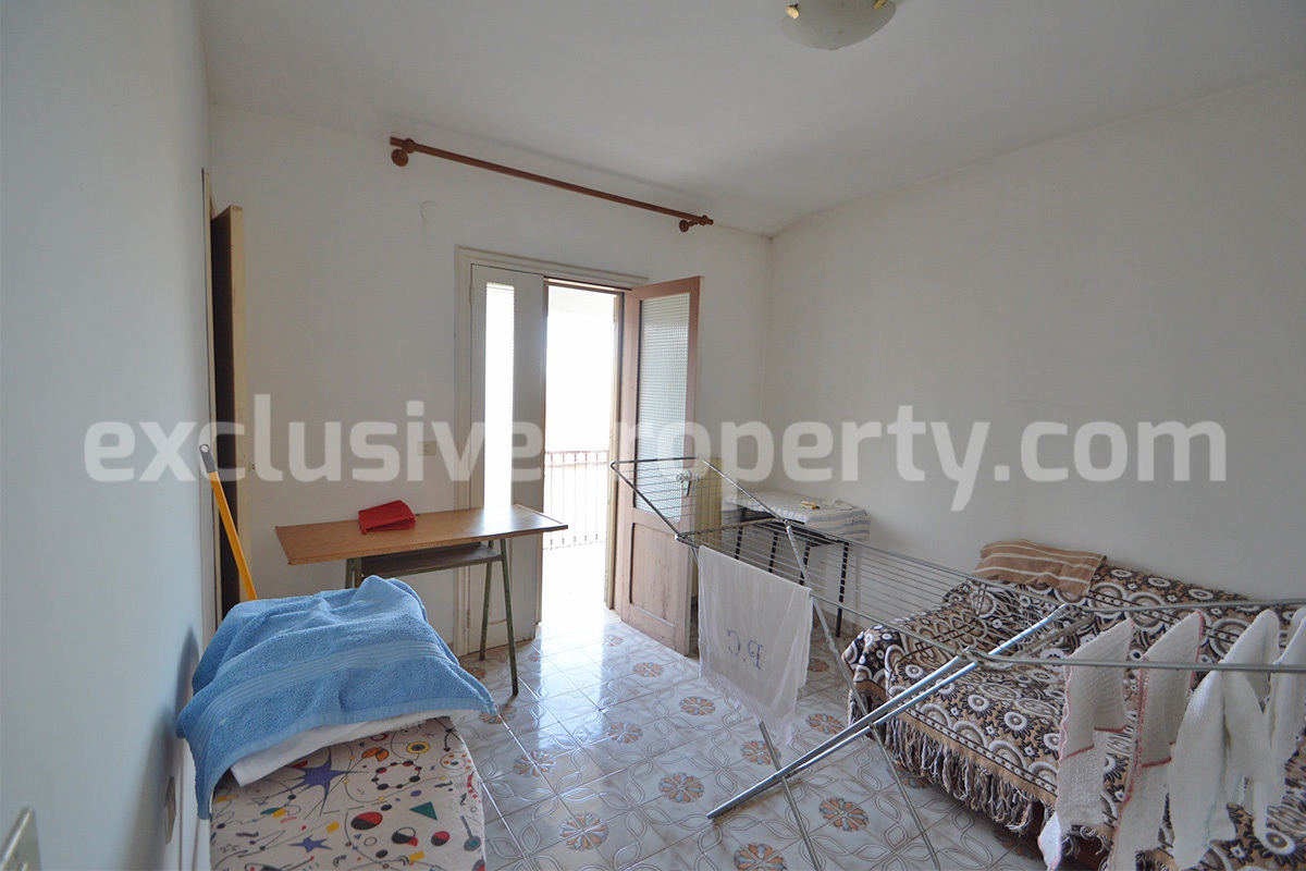 Spacious Townhouse for Sale in Acquaviva Collecroce - Molise with Terrace - Garage and Scenic Views