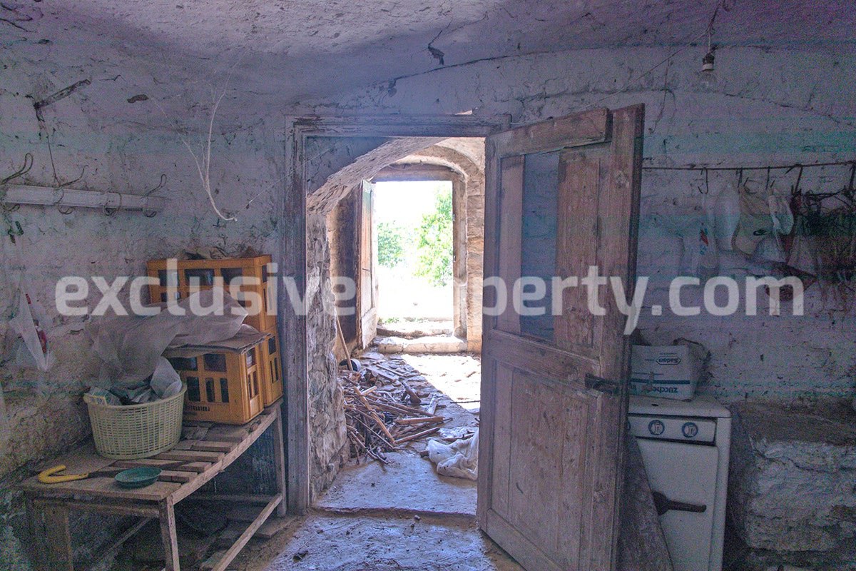 Property composed by two units for sale in the hearth of Molise - Italy 28