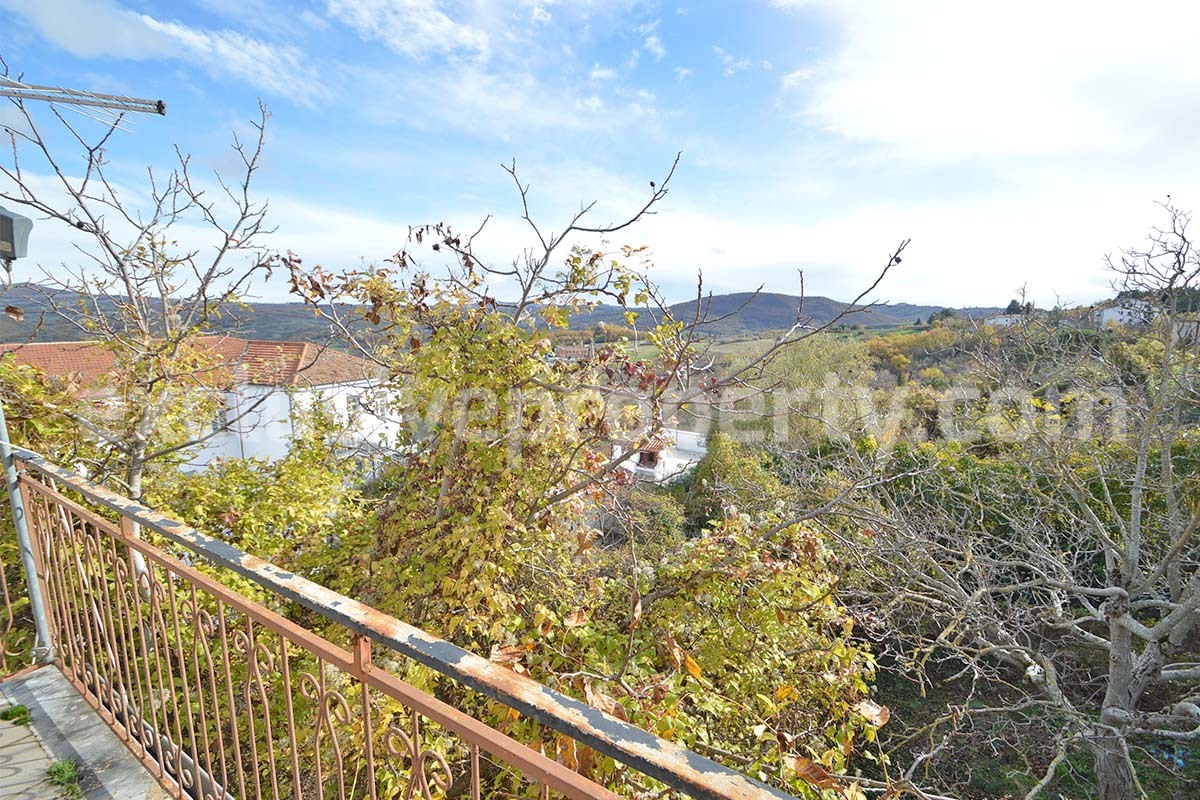 Historic Palace for Sale in Bagnoli del Trigno - Molise with Garden - Terrace and Panoramic Views