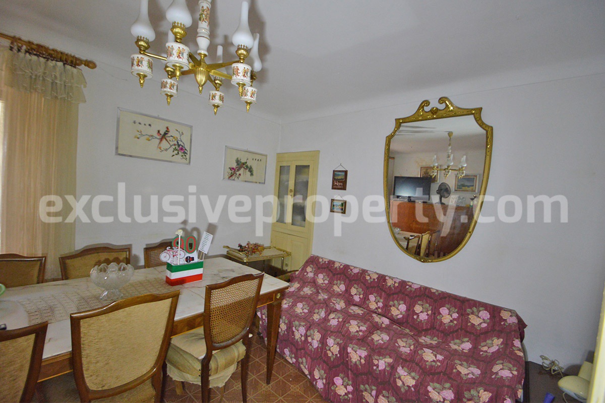 Charming Townhouse with Panoramic Terrace for Sale in Bagnoli del Trigno in Molise