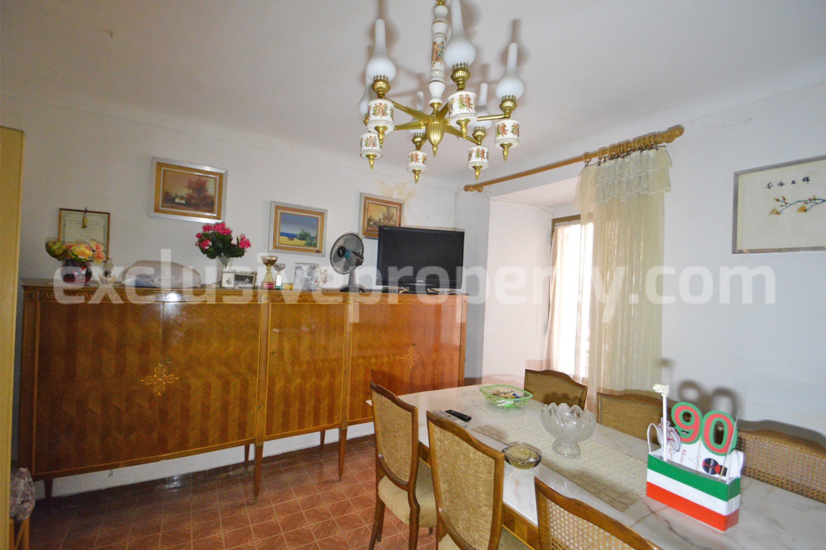 Charming Townhouse with Panoramic Terrace for Sale in Bagnoli del Trigno in Molise