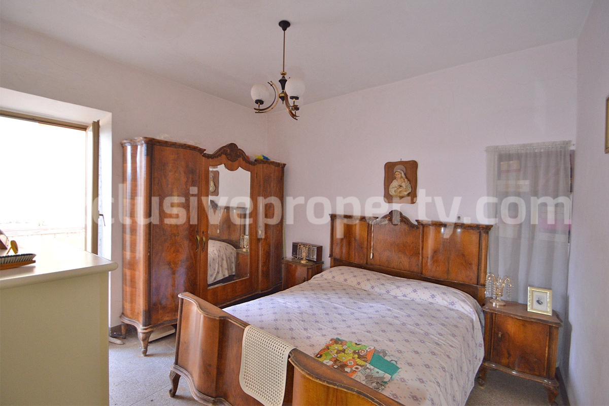 Charming Townhouse with Panoramic Terrace for Sale in Bagnoli del Trigno in Molise