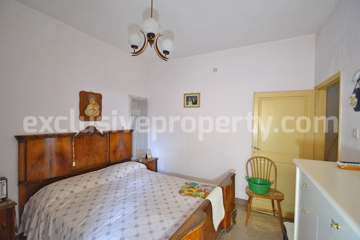 Charming Townhouse with Panoramic Terrace for Sale in Bagnoli del Trigno in Molise