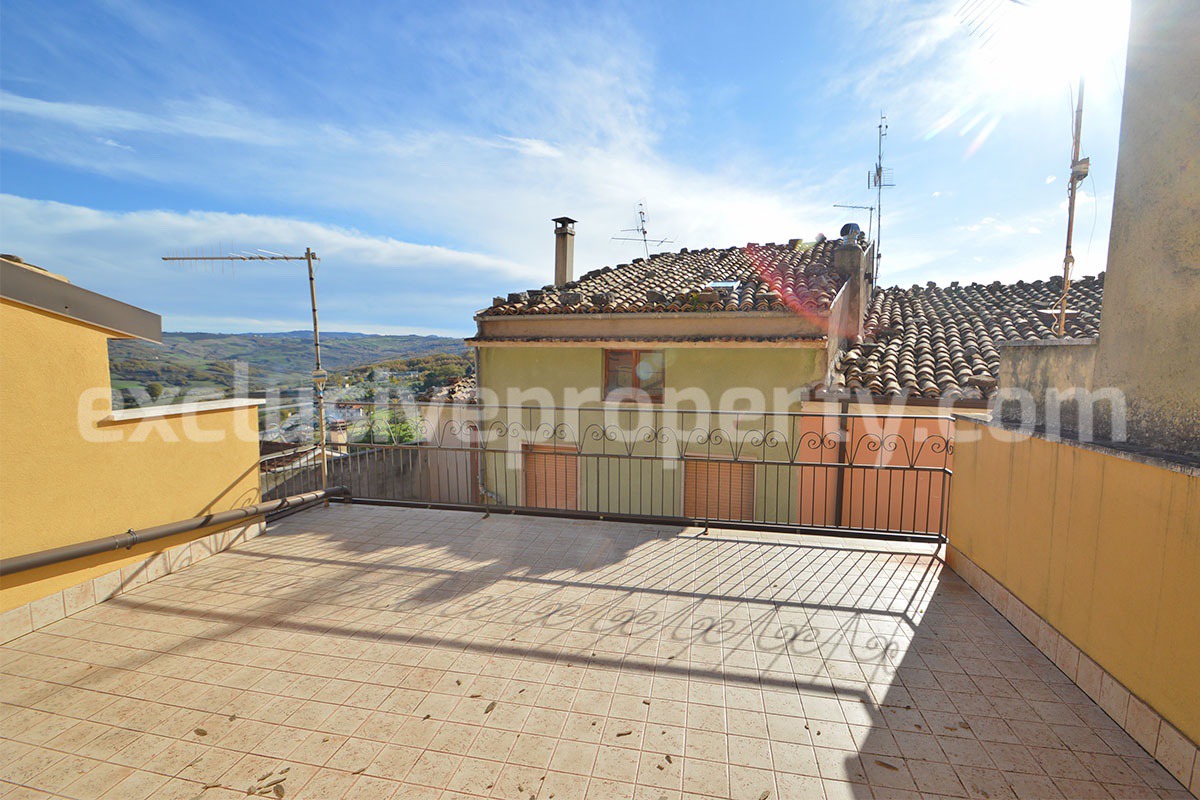 Charming Townhouse with Panoramic Terrace for Sale in Bagnoli del Trigno in Molise