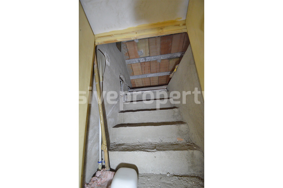 Charming Townhouse with Panoramic Terrace for Sale in Bagnoli del Trigno in Molise