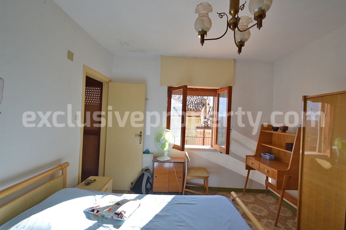 Charming Townhouse with Panoramic Terrace for Sale in Bagnoli del Trigno in Molise