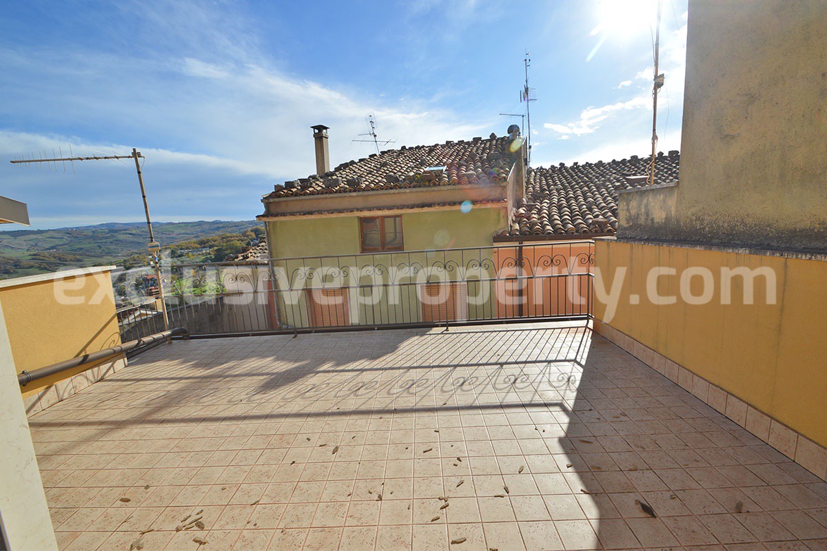 Charming Townhouse with Panoramic Terrace for Sale in Bagnoli del Trigno in Molise
