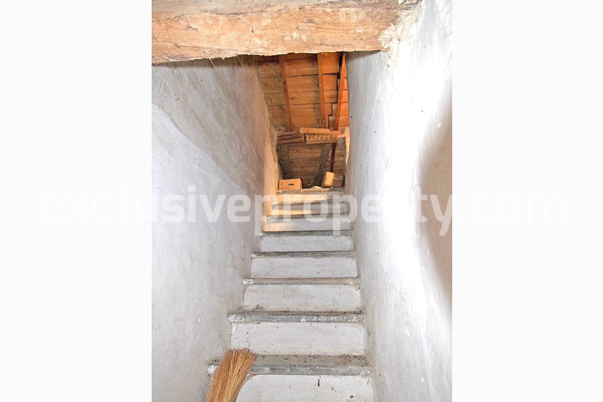Property composed by two units for sale in the hearth of Molise - Italy 21