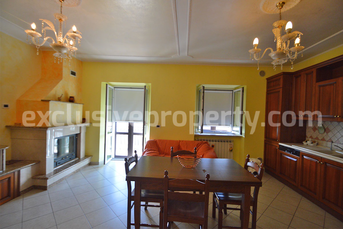 Large Village Home with Mountain Views in Schiavi di Abruzzo