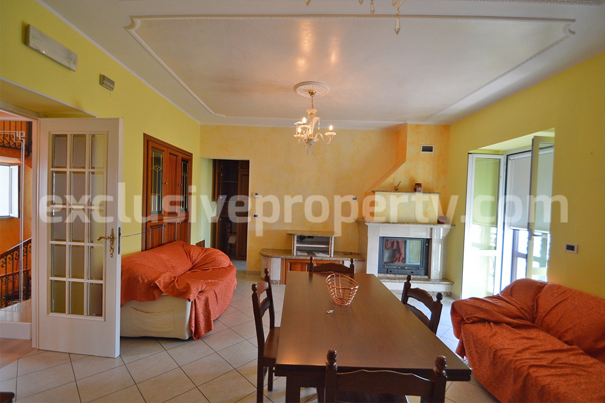 Large Village Home with Mountain Views in Schiavi di Abruzzo