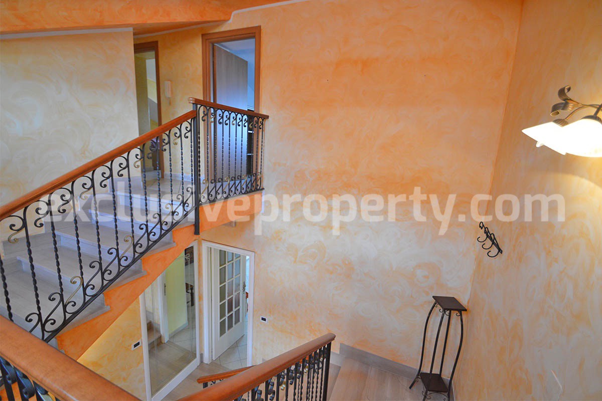 Large Village Home with Mountain Views in Schiavi di Abruzzo