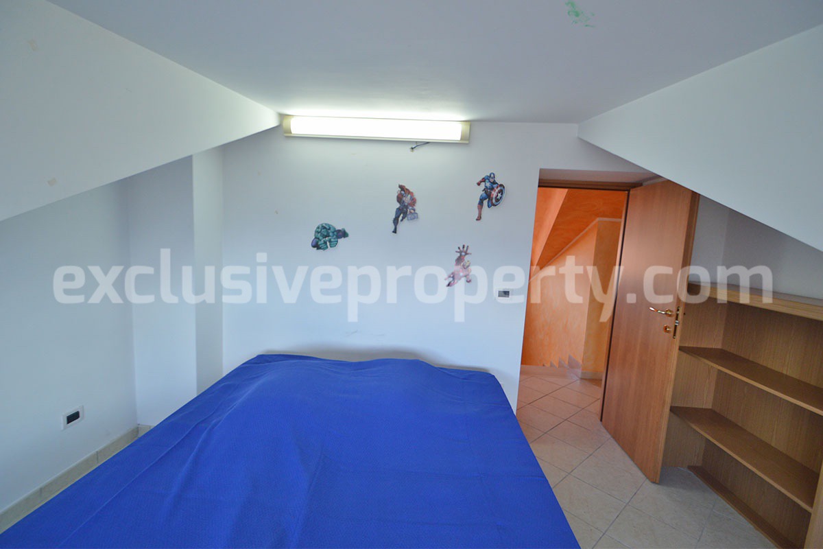 Large Village Home with Mountain Views in Schiavi di Abruzzo