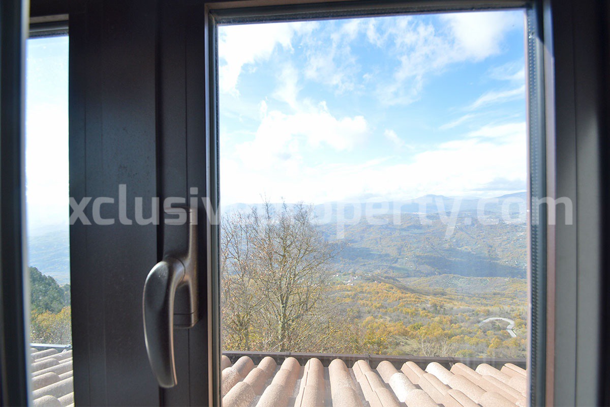 Large Village Home with Mountain Views in Schiavi di Abruzzo