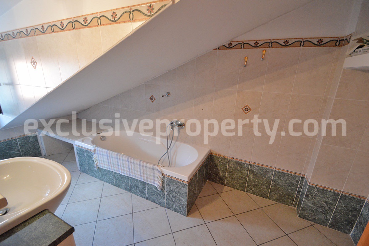 Large Village Home with Mountain Views in Schiavi di Abruzzo