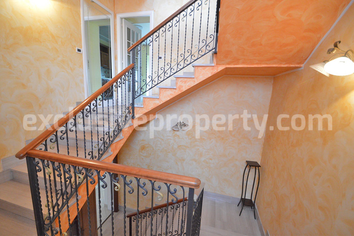 Large Village Home with Mountain Views in Schiavi di Abruzzo