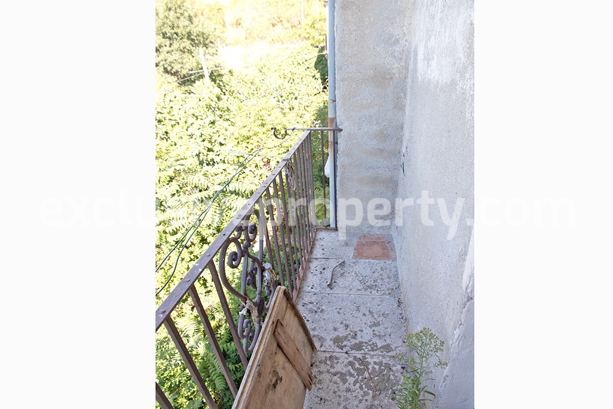 Property composed by two units for sale in the hearth of Molise - Italy 14