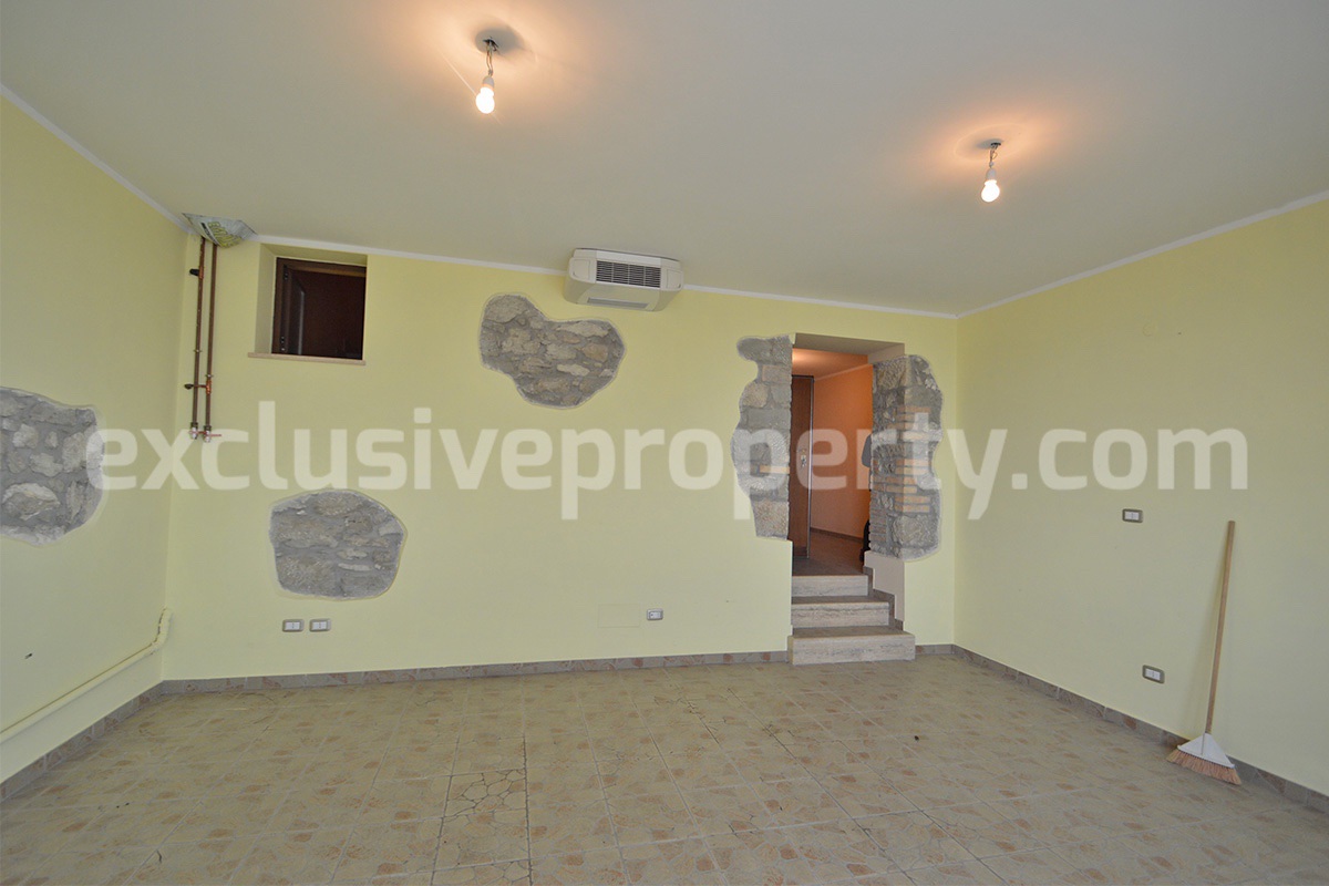 Large Village Home with Mountain Views in Schiavi di Abruzzo