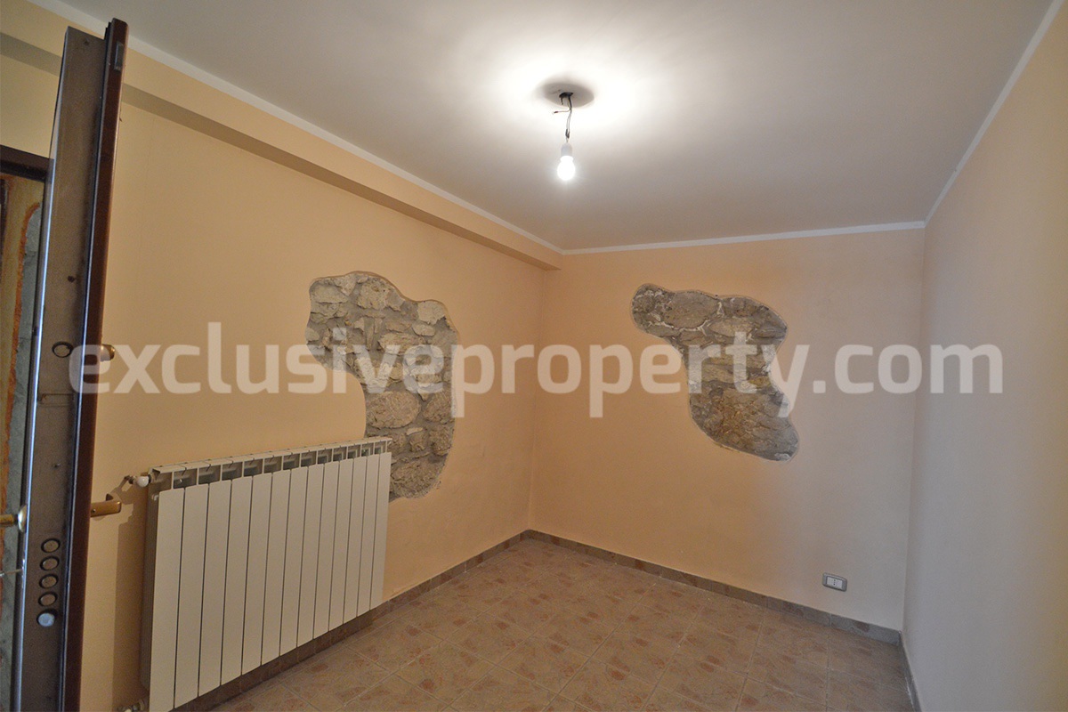 Large Village Home with Mountain Views in Schiavi di Abruzzo