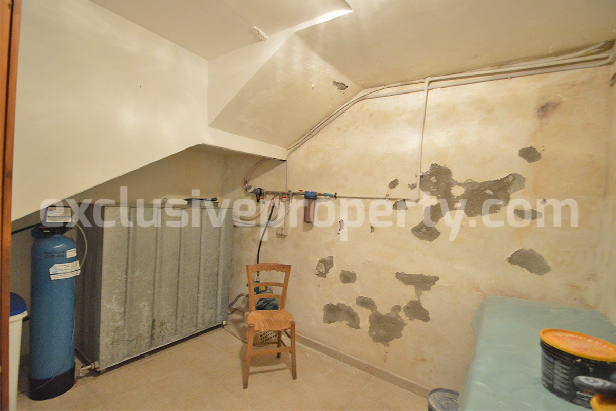 Large Village Home with Mountain Views in Schiavi di Abruzzo