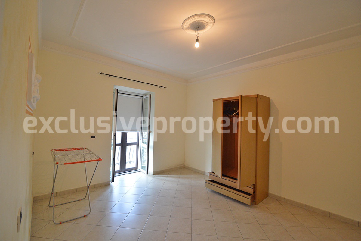 Large Village Home with Mountain Views in Schiavi di Abruzzo