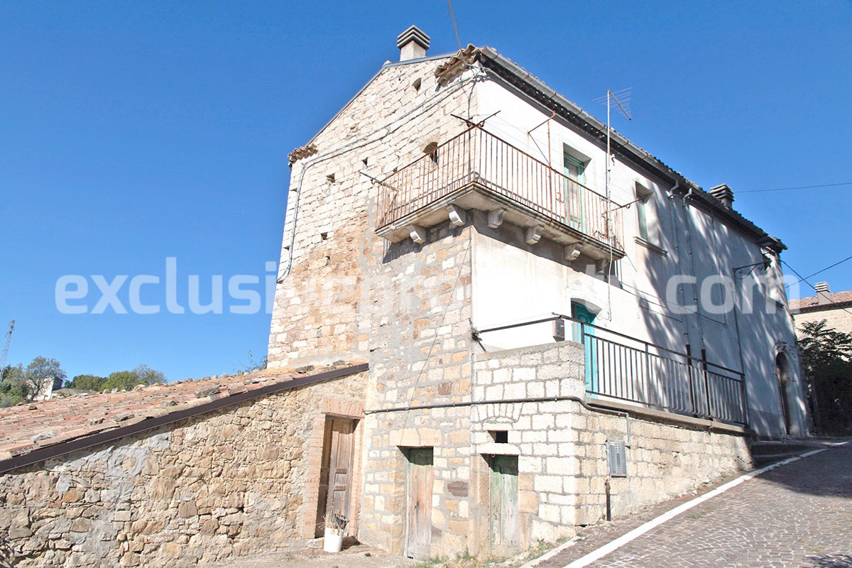 Property composed by two units for sale in the hearth of Molise - Italy 1