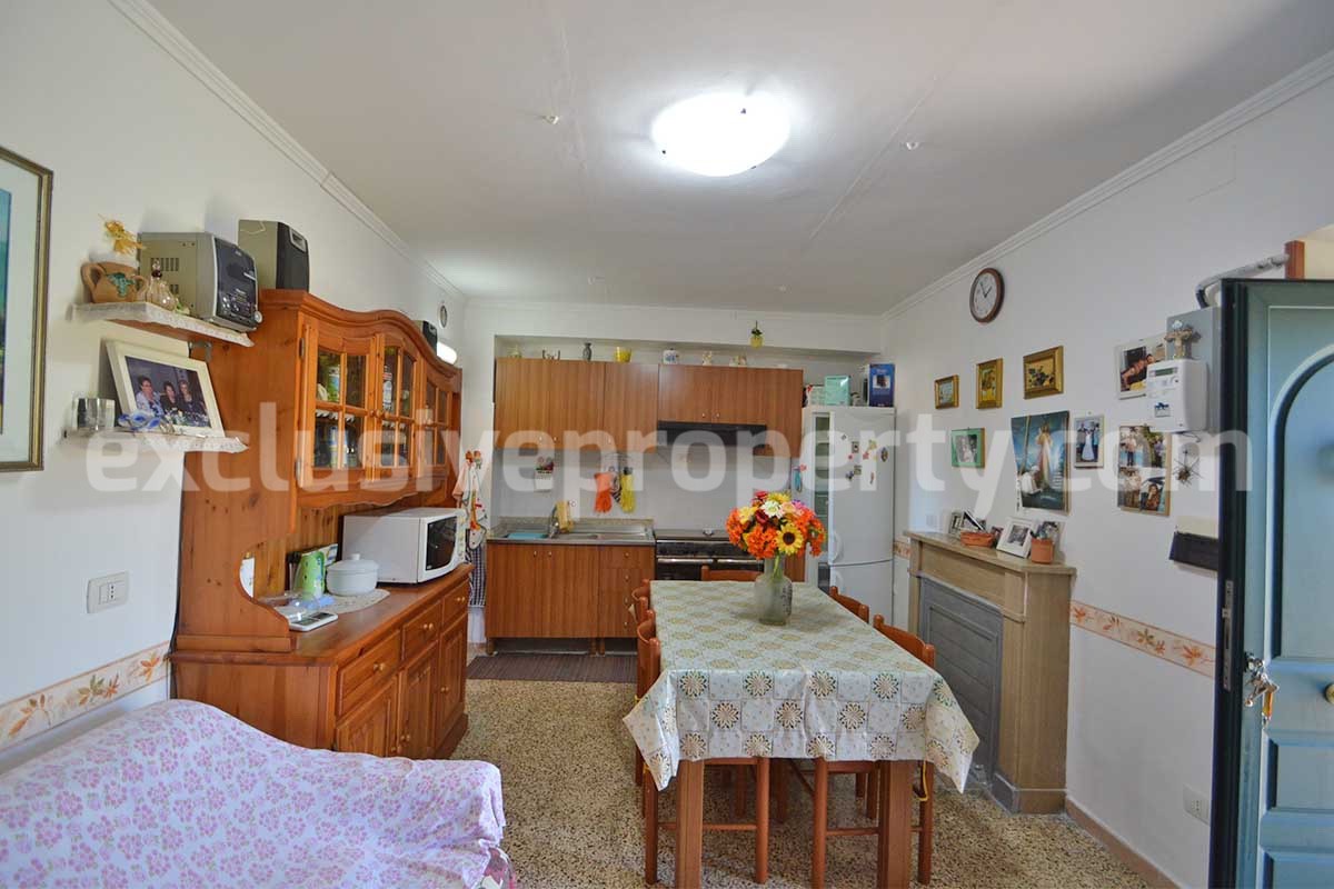 Character house with terrace and garden for sale in Molise - Italy