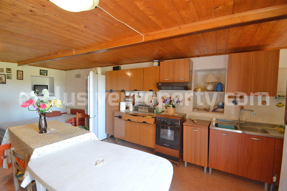 Character house with terrace and garden for sale in Molise - Italy