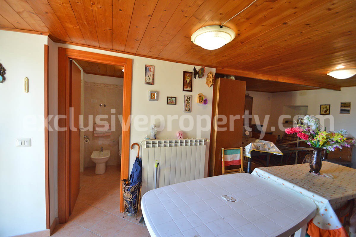 Character house with terrace and garden for sale in Molise - Italy