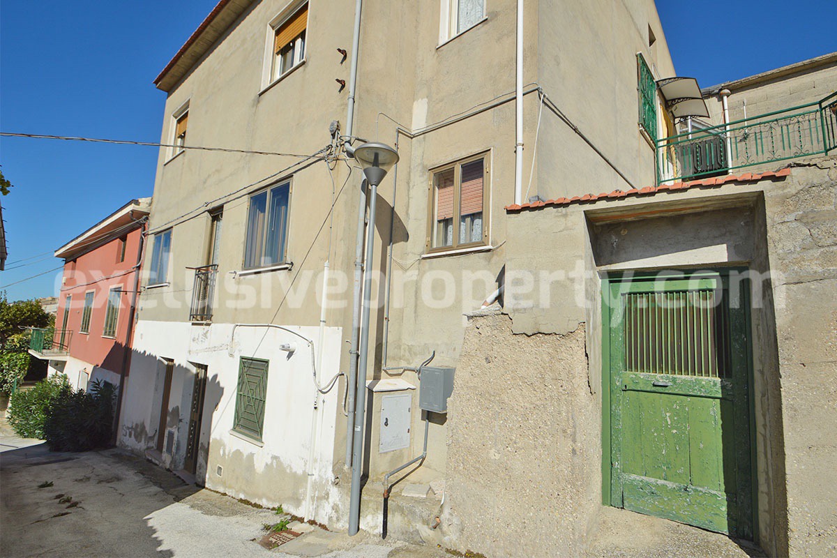 Furnished Town House with Garden and Garage for Sale in Montemitro - Molise - Near the Adriatic Sea