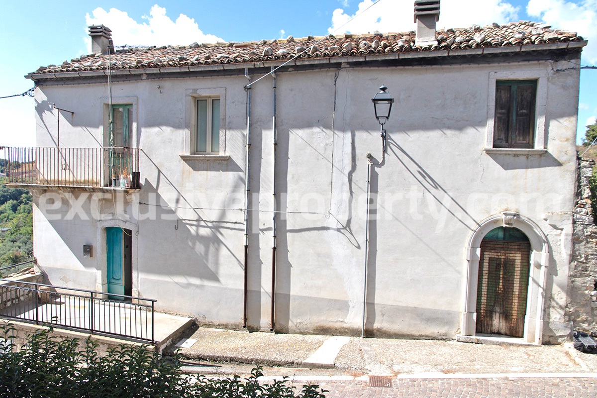 Property composed by two units for sale in the hearth of Molise - Italy 4