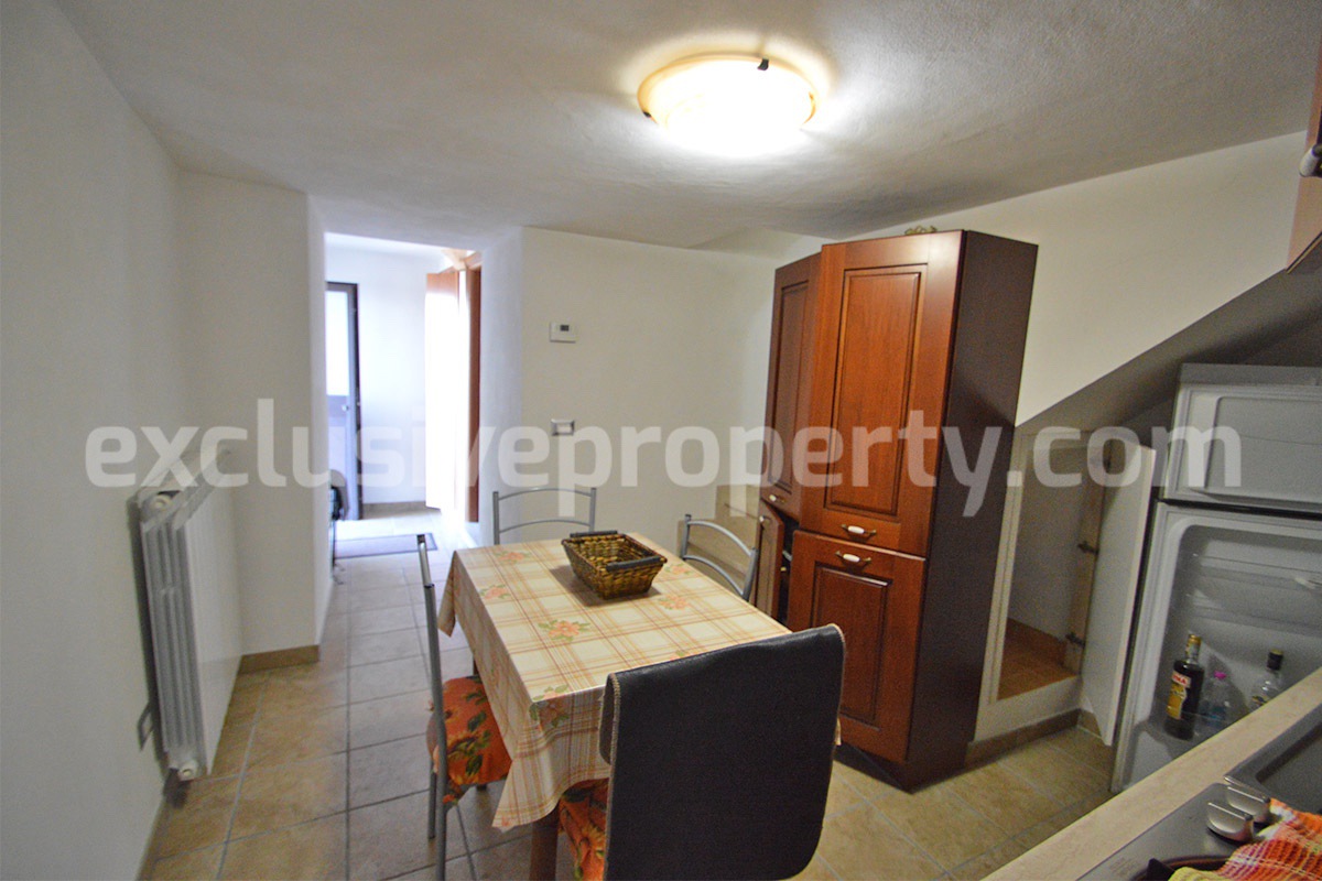 Ready-to-Move-In Town House with Panoramic Terrace for Sale in Schiavi di Abruzzo