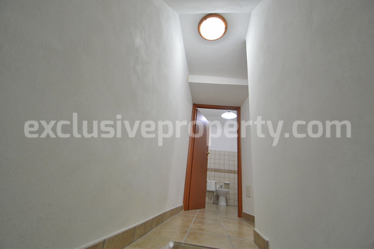 Ready-to-Move-In Town House with Panoramic Terrace for Sale in Schiavi di Abruzzo