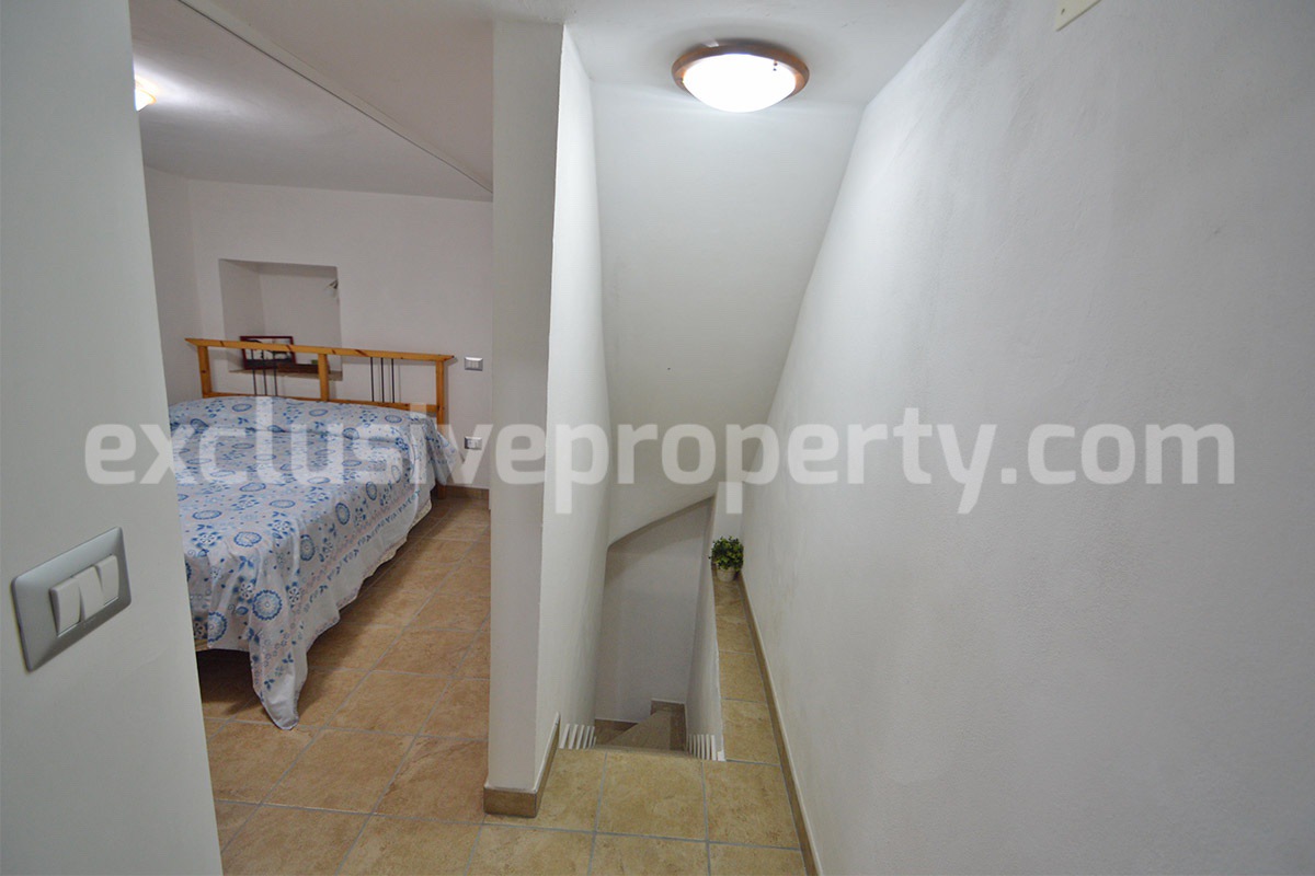 Ready-to-Move-In Town House with Panoramic Terrace for Sale in Schiavi di Abruzzo