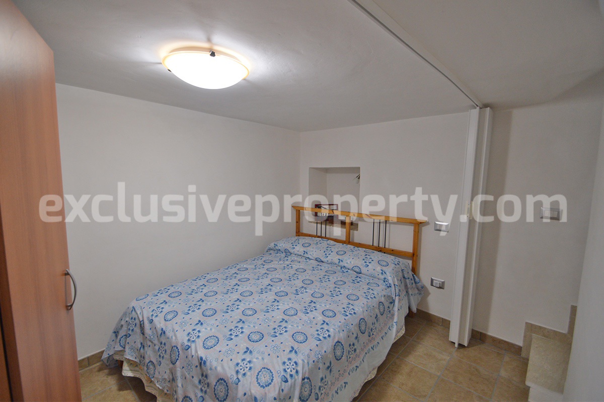 Ready-to-Move-In Town House with Panoramic Terrace for Sale in Schiavi di Abruzzo