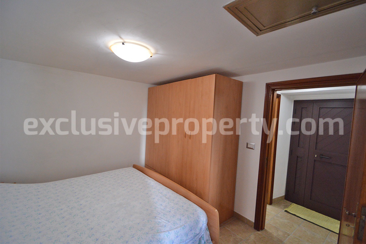 Ready-to-Move-In Town House with Panoramic Terrace for Sale in Schiavi di Abruzzo