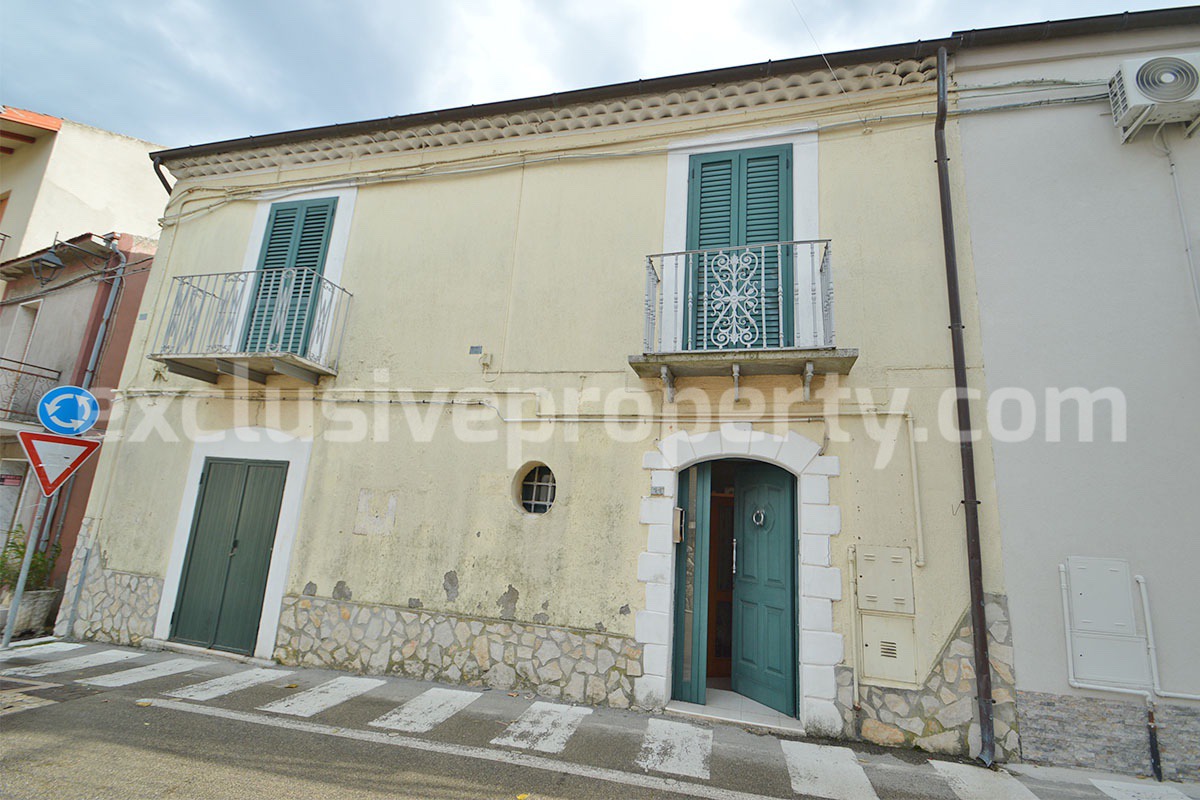 Property with Two Apartments - Terraces - Garden and Commercial Unit for Sale in Mafalda in Molise
