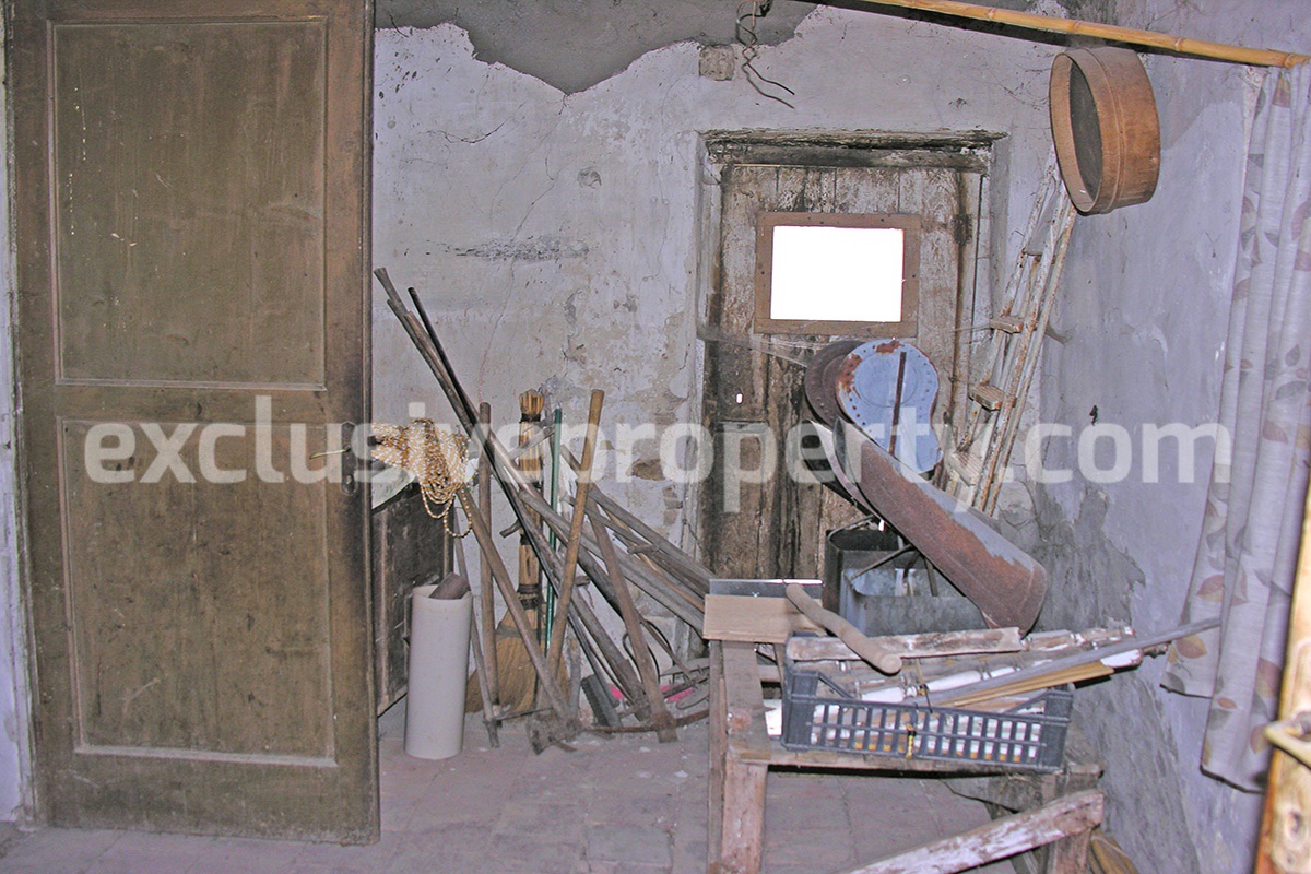 Stone house to be restored reduced price for sale in italy - Molise 12