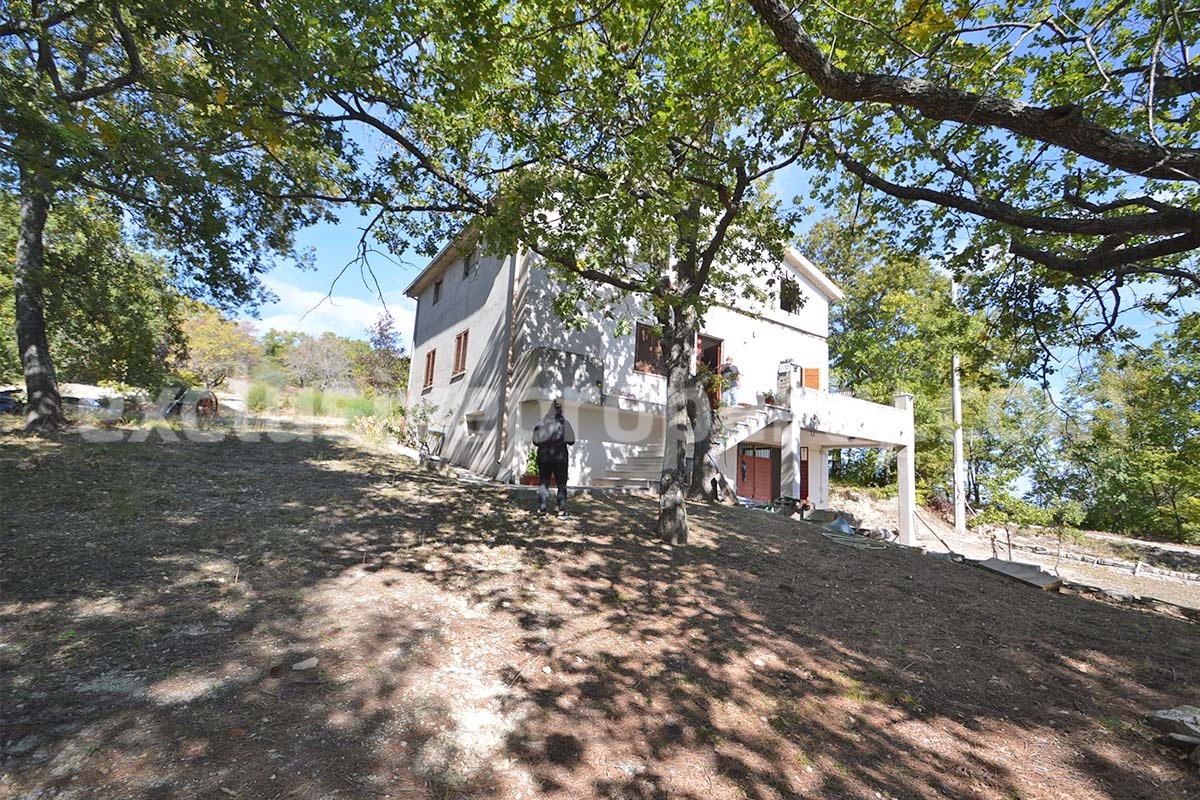 Country House with Land for Sale in Guardialfiera - Molise - Lake and Mountain Views