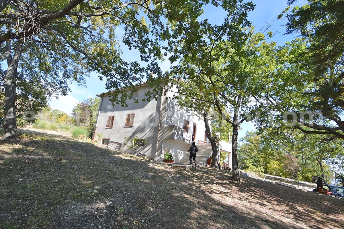 Country House with Land for Sale in Guardialfiera - Molise - Lake and Mountain Views