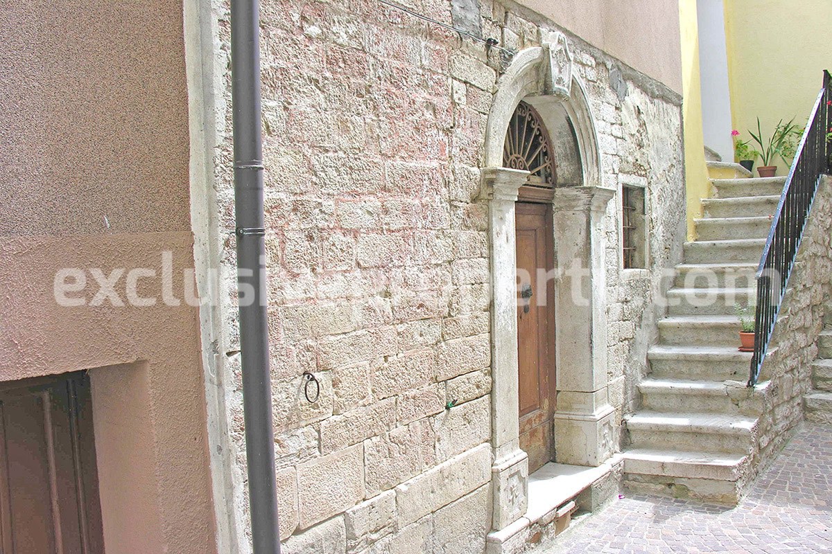 Stone house to be restored reduced price for sale in italy - Molise 2