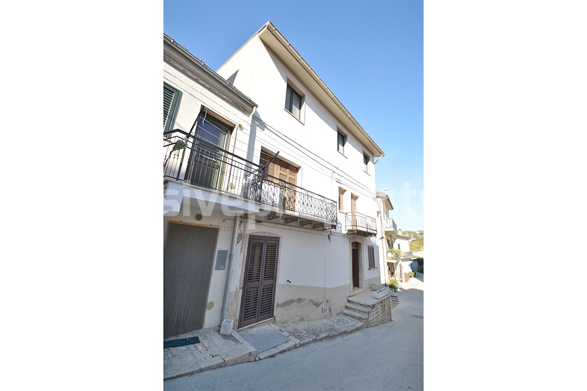 Spacious Stone Town House with Garage and Vaulted Ceilings for Sale in Guardialfiera - Molise