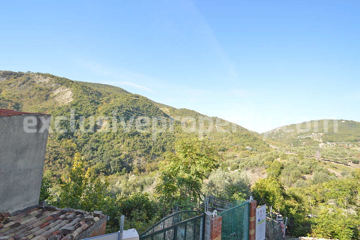 Spacious Stone Town House with Garage and Vaulted Ceilings for Sale in Guardialfiera - Molise