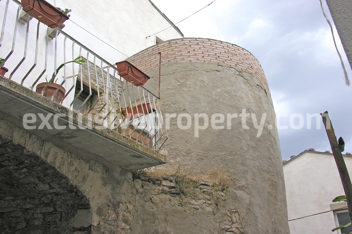 Stone house to be restored reduced price for sale in italy - Molise 15